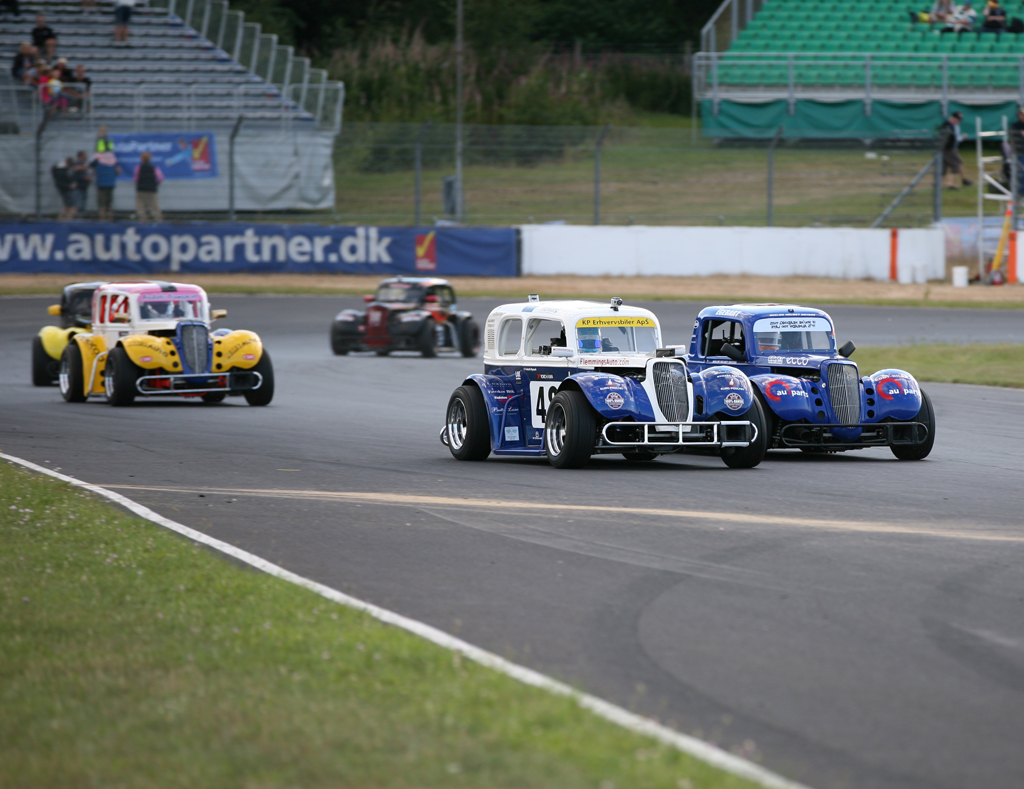 Det var en hård kamp at holde sin plads i løb nummer tre.
(Foto: Motorsporten.dk)
